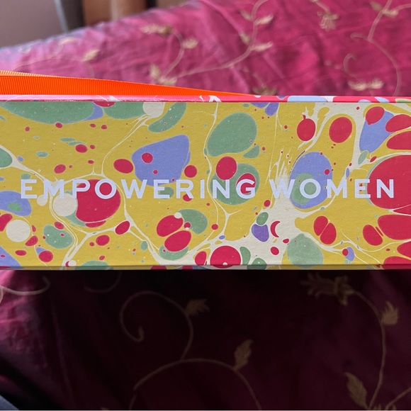 Tory Burch Foundation box - Picture 4 of 4